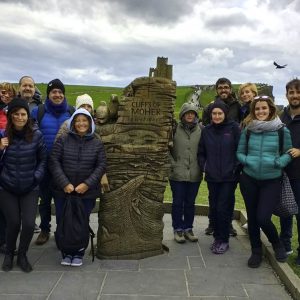 Clientes en los acantilados de Moher