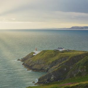 Faro y acantilados de Howth