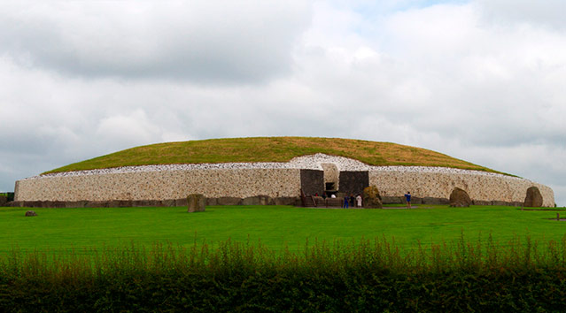 Newgrange no Vale do Boyne, na Irlanda